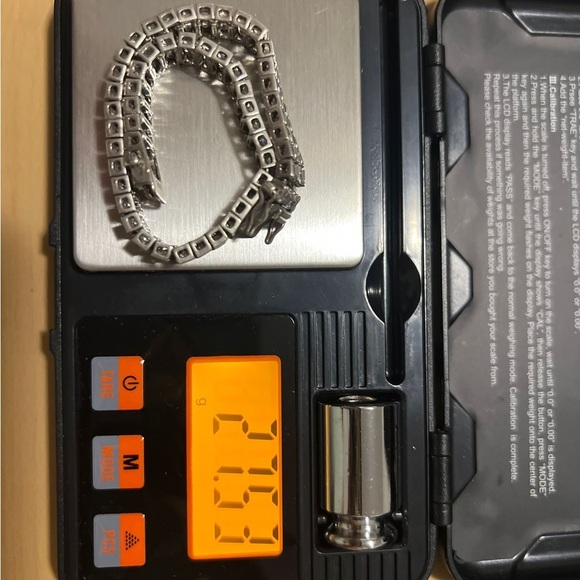 Elegant Silver Bracelet - Picture 3 of 3